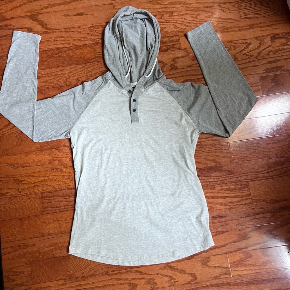 Estoba size med grey light weight Hooded Long Sleeve Shirt